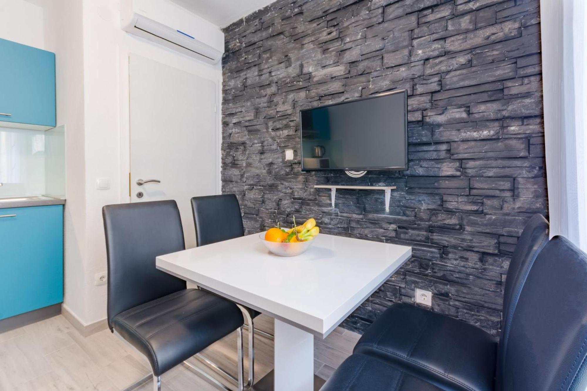 מילנה Riva Apartments Villa Thalia - Milna, Brac מראה חיצוני תמונה